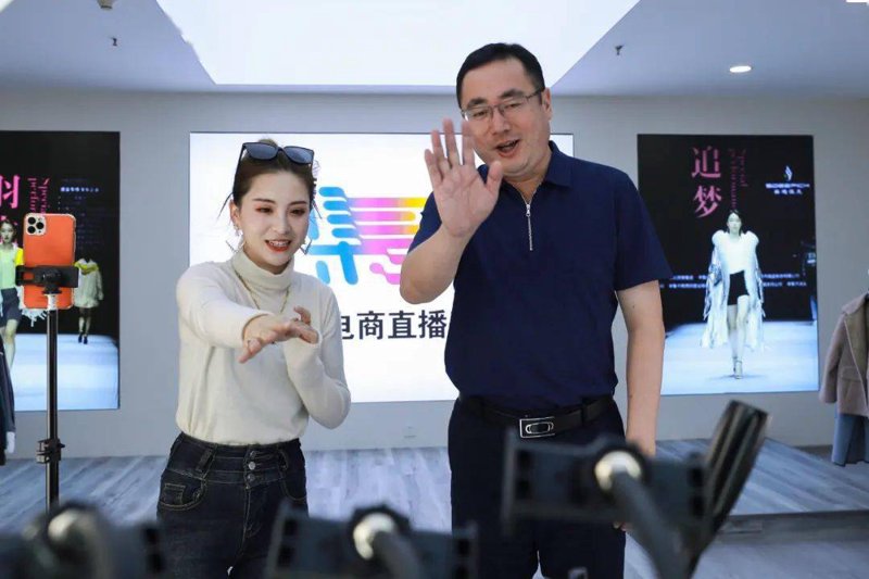 直播间里的热浪：带货新风向